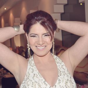 Meet your Posher, Dina